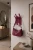 Metall-Garderobe-fuer-den-Flur-Stillia---skulpturale-Wandgarderobe