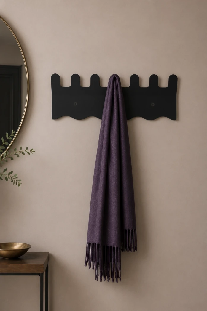 Wandgarderobe-fuer-den-Flur-Flow-Maxi---Kleider-Organizer-aus-Metall