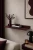 Metallregal-Strato---modernes-Wandregal-fuers-Wohnzimmer