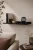 Metallregal-Vetta---Wandregal-mit-Abschlussleiste-fuers-Wohnzimmer
