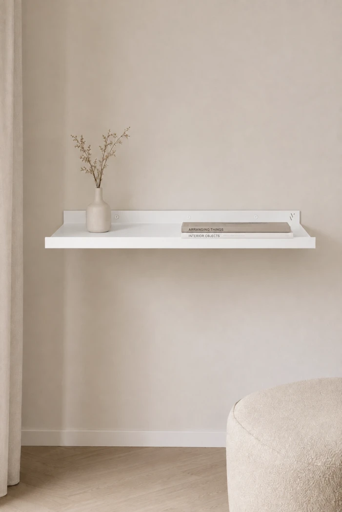 Metallregal-Vetta---Wandregal-mit-Abschlussleiste-fuers-Wohnzimmer