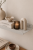 Metallregal-Strato---modernes-Wandregal-fuers-Wohnzimmer