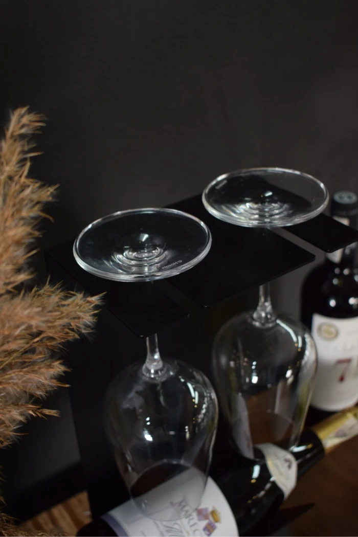 Metalowy-stojak-na-wino-Carmen (2).webp