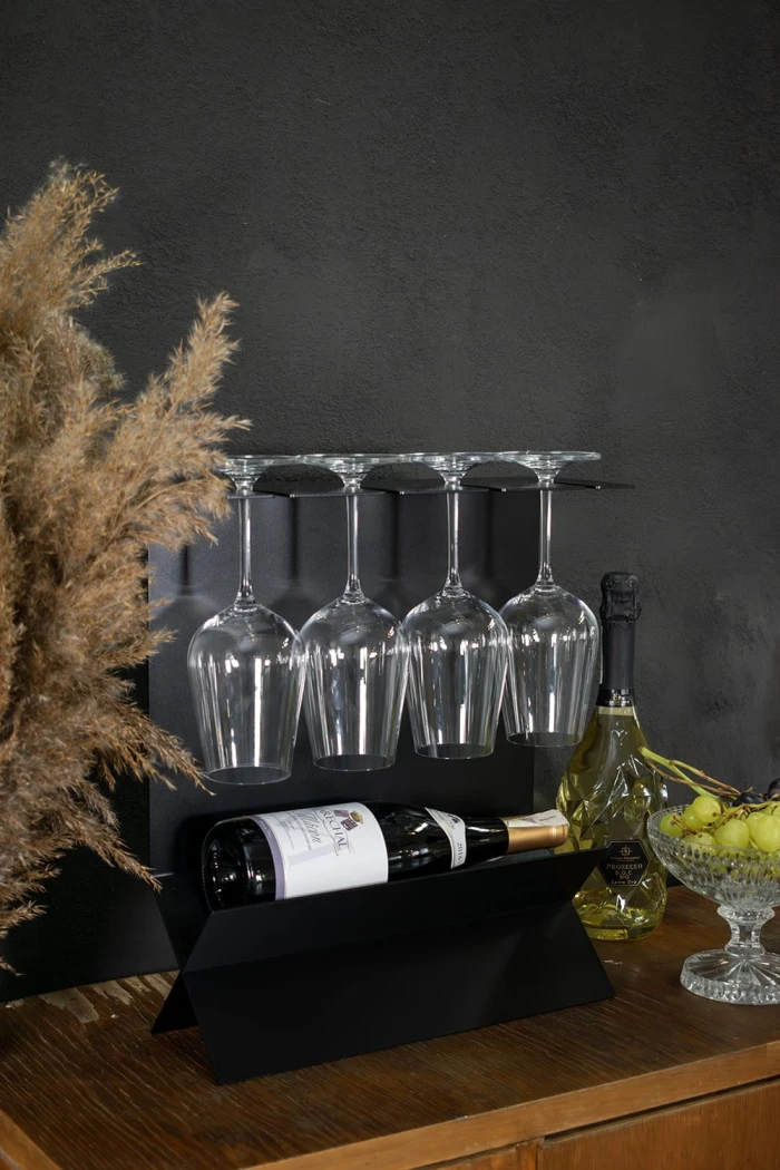 Metalowy-stojak-na-wino-Rosso-I (1).webp